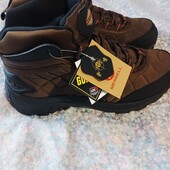 Зимові ботінки 43 розмір.нові.уст 28см.