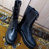 Ботинки грубая подошва розмір 41 по стільки 26 см