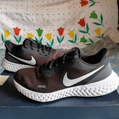 Кроссовки.р.р.38.стелька 24 см.в хорошем состоянии.Оригинал!