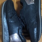 Кросівки розмір 36