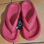 Новые. На толстой подошве. Размер 39