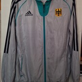 Adidas. Легенькая ветровка.Отличное сост. Пог -53
