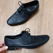 Чоловічі туфлі, натуральна шкіра.