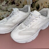 Фірмові, шкіряні кросівки Nike. розмір 37. устілка 23.5 см. Оригінал!