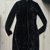 Сукня велюрова демісезонна чорна H&M розмір М.