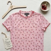 Ніжна напівпрозора футболка primark з принтом "вишеньки"